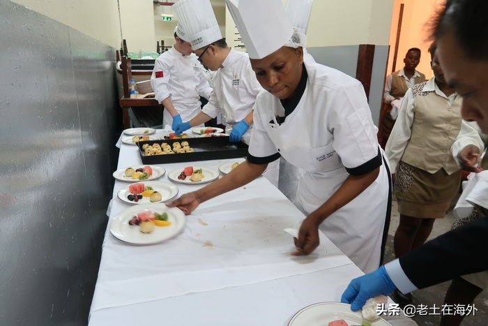 中国人在非洲经营利润丰厚的四大行业:饭店、旅店、超市、农场
