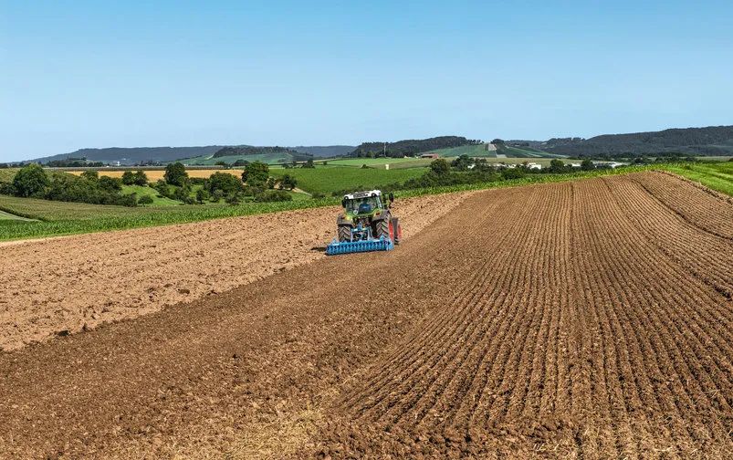 内蒙古雷沃二手拖拉机,内蒙古鄂尔多斯雷沃拖拉机价格