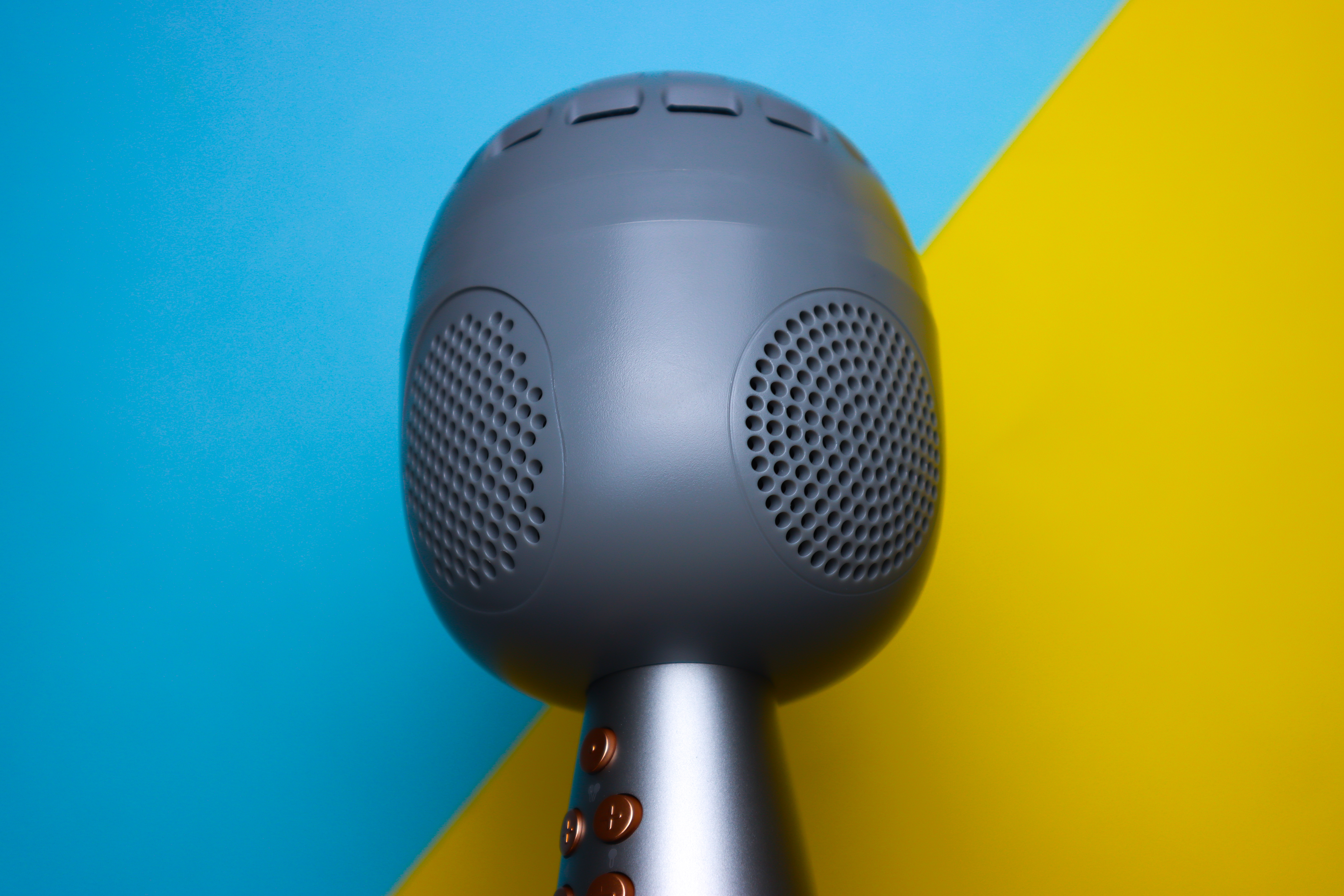 自带音响，随处K歌——唱吧K歌宝-小巨蛋麦克风G2MAX开箱上手