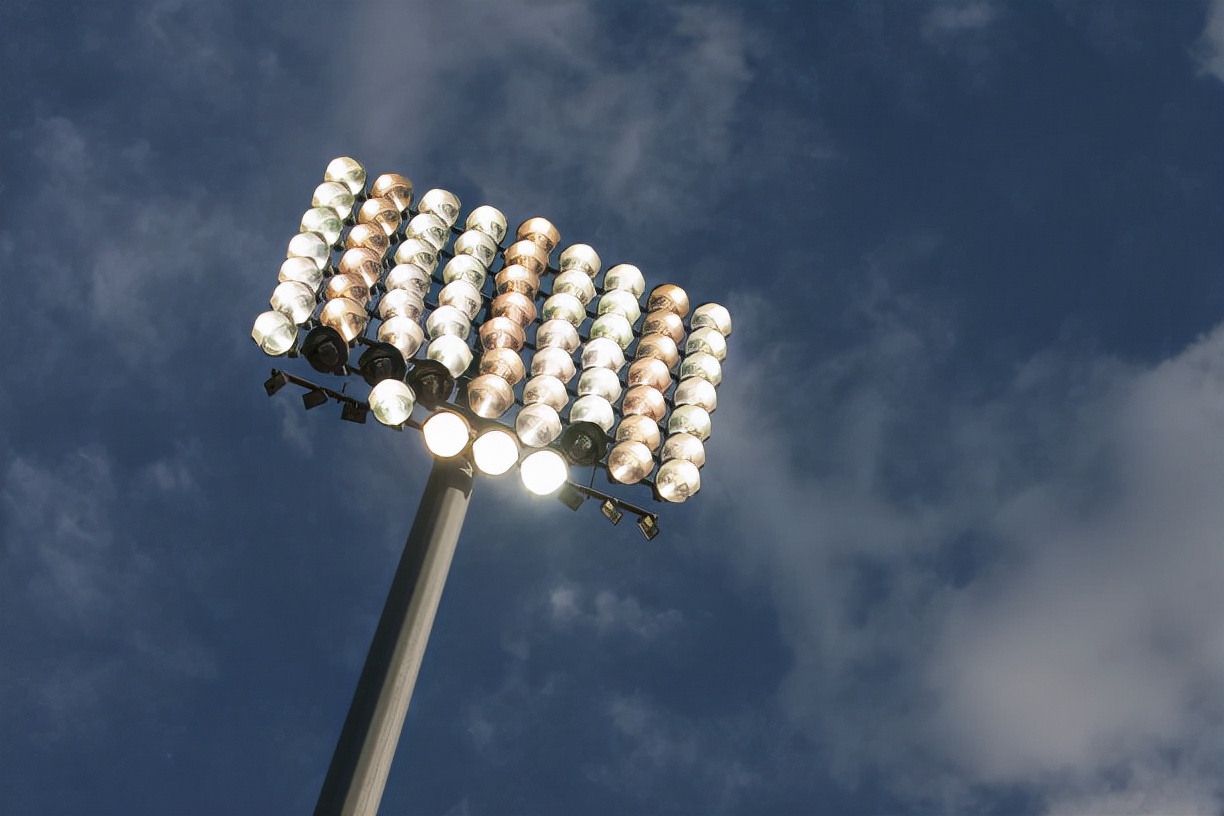 球场灯光布置方案,球场灯光照明施工