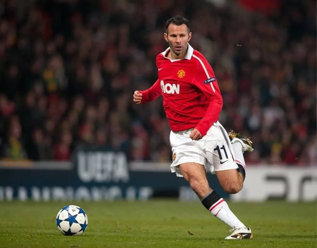 实况手游红卡传奇怎么续约,实况足球红卡到期续约视频