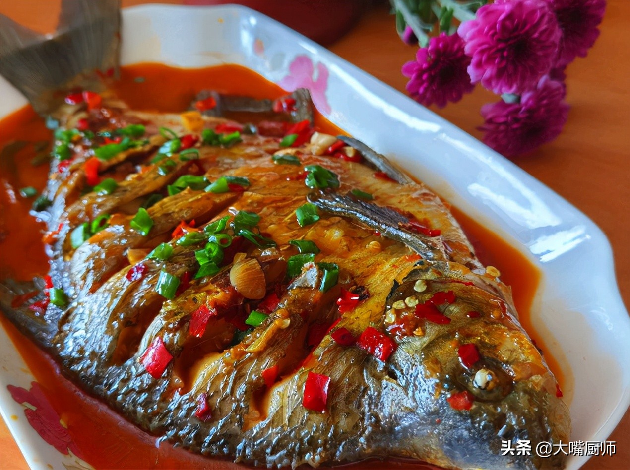 炖鱼时放点什么才能没有腥味呢,炖鱼怎么去腥什么时候放料酒