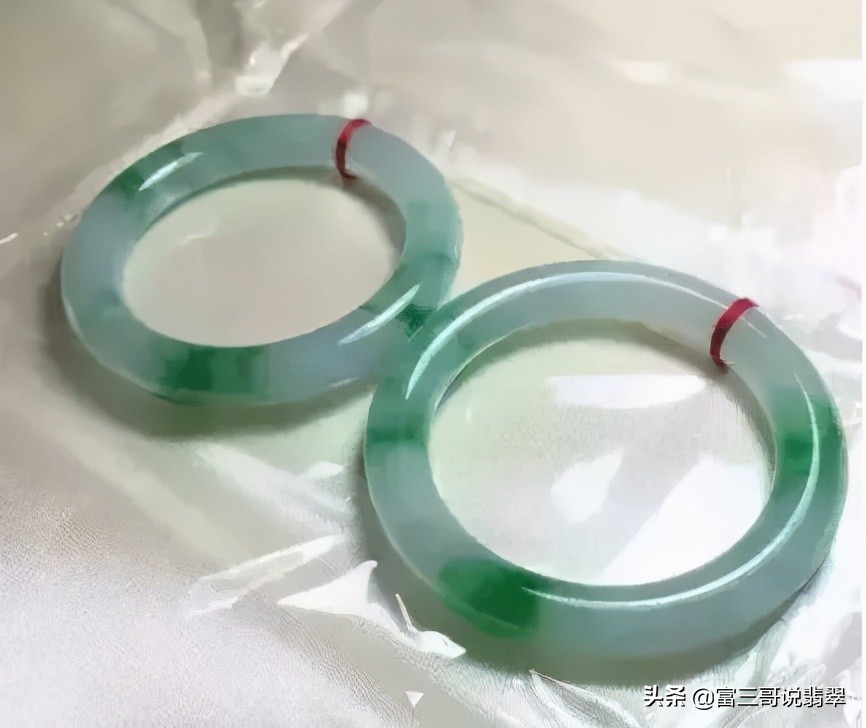 翡翠行家怎么买货的,翡翠手镯小知识买翡翠该避免的坑