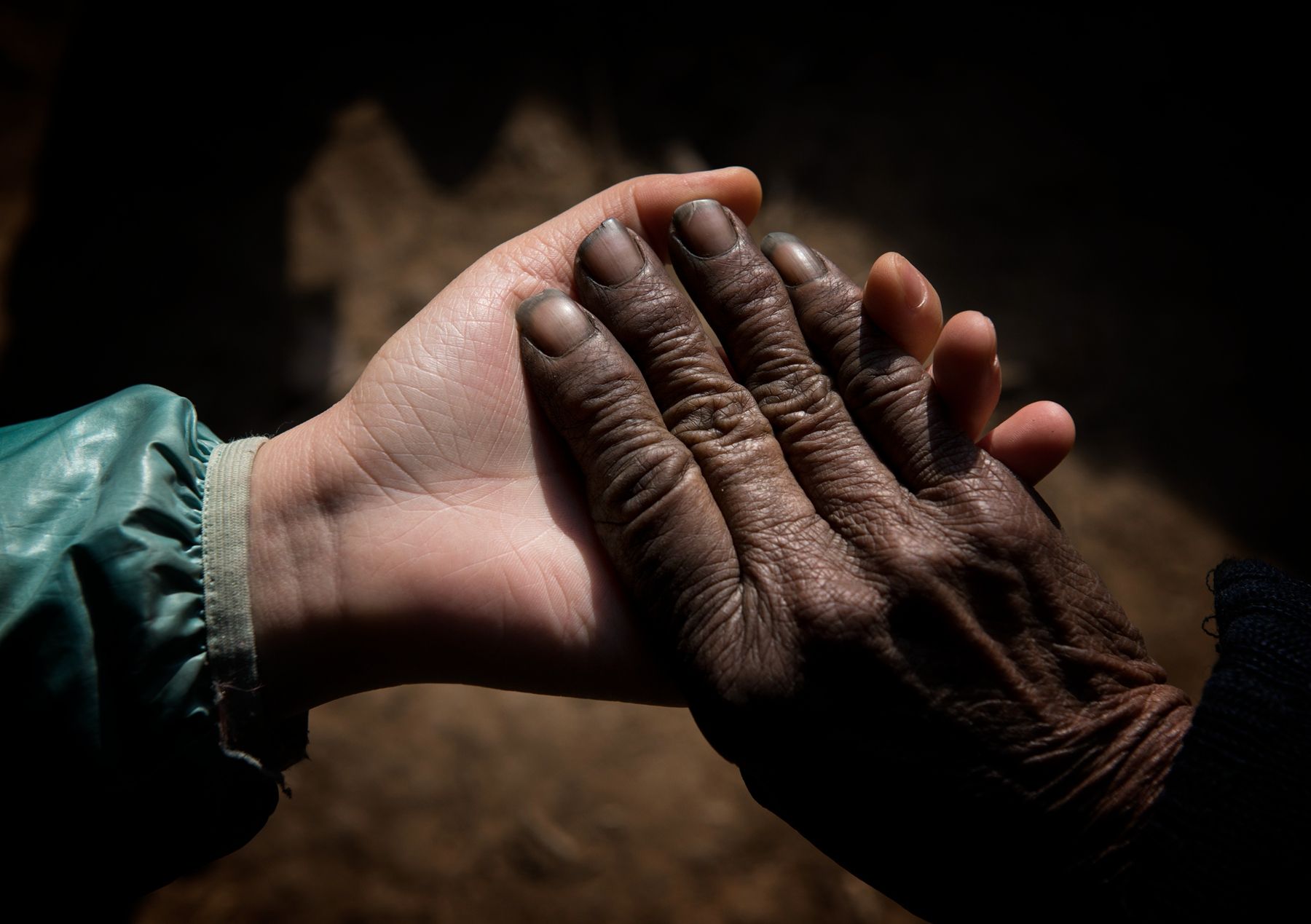 女子本弱,为母则刚,母亲的潜力,你永远想象不到