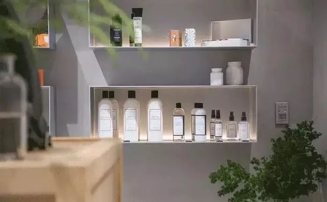 地素razzle深圳男装,地素时尚入股运动潮牌