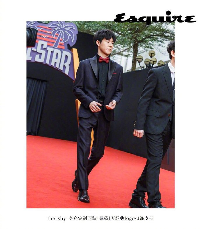 lpl全明星宝蓝西装,lpl西装排行