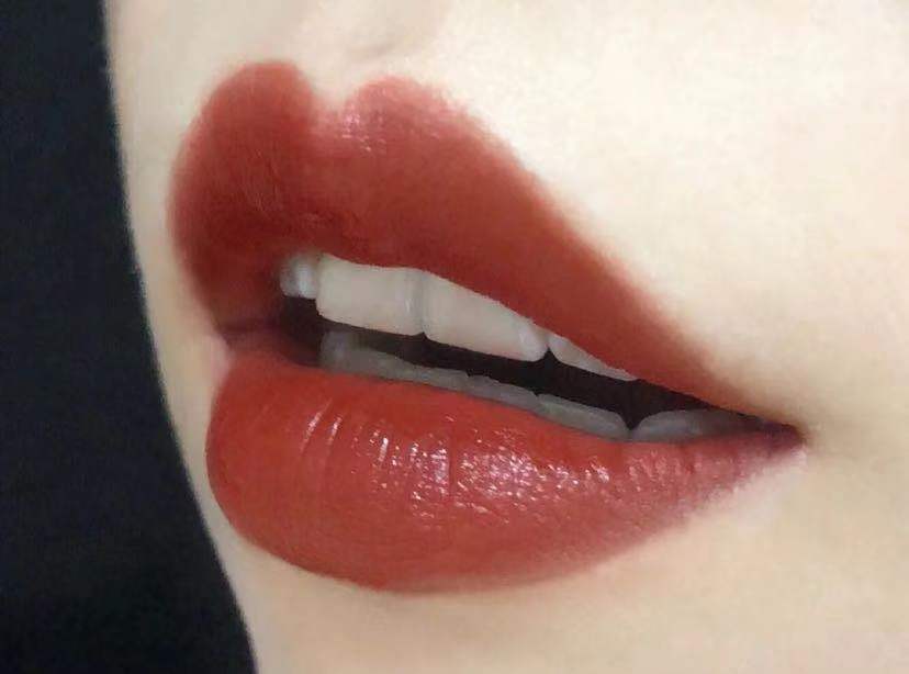 阿玛尼裸雾粉405试色,显嫩的阿玛尼色号