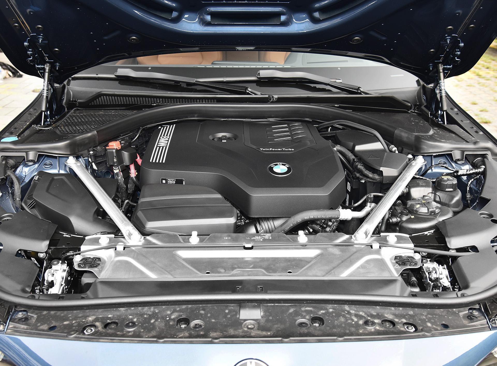 福特野马跟宝马4系外观对比,福特野马和宝马2系哪个好撩妹