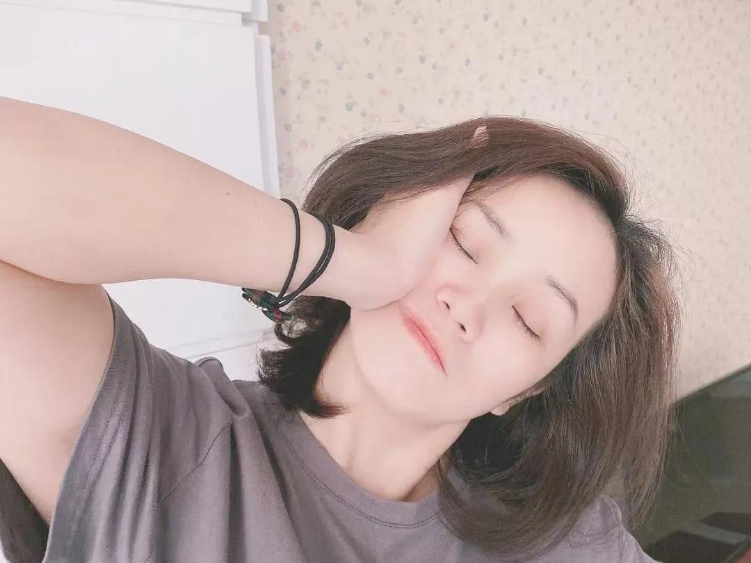 改善法令纹提升苹果肌的面部瑜伽,丹尼尔柯林斯面部瑜伽去法令纹