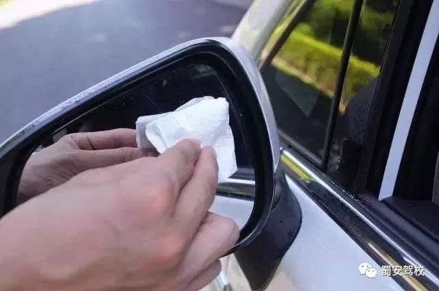 考科三遇到下雨天雨刷器怎么使用,下雨天考科三可以不开雨刮器吗