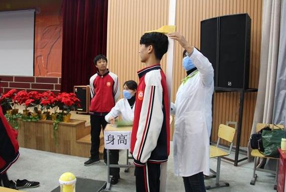 最新学生标准身高表,初中生最新身高表你达到标准了吗