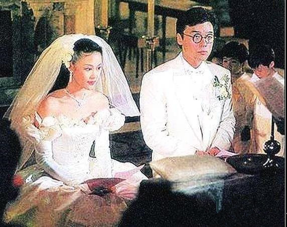 章小蕙破产的原因,章小蕙和钟镇涛现况有联系吗