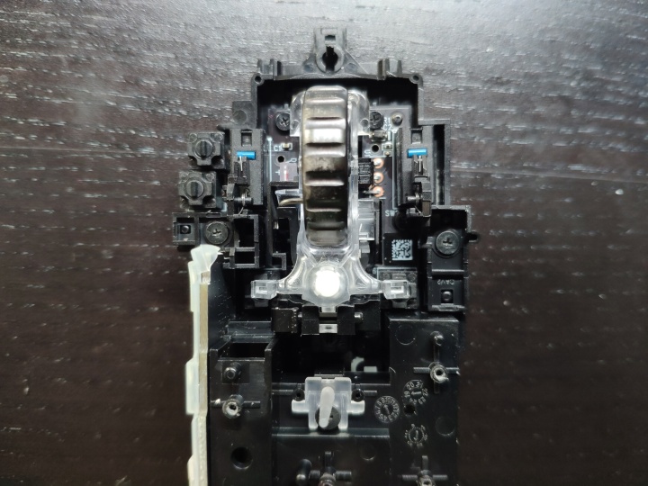 拆解罗技g90鼠标,罗技g502怎么拆右键微动开关