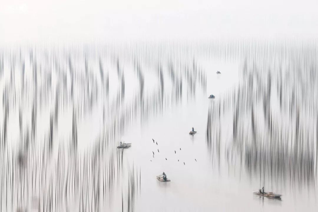 这座海滨小城真是美丽又整洁,这座海滨小城可真美丽