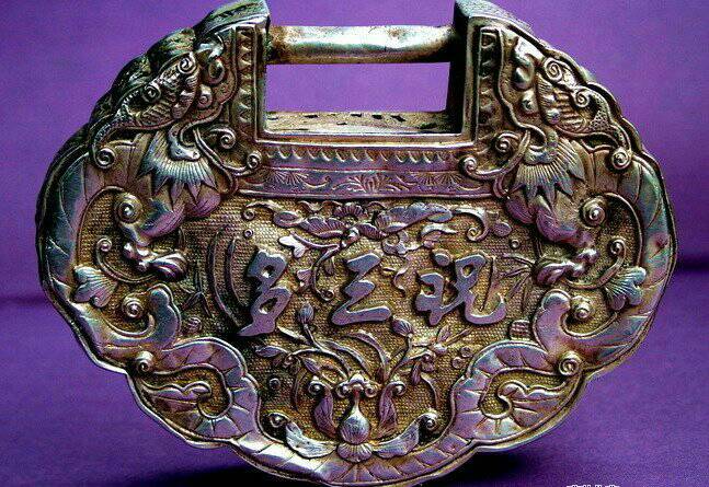 长命锁护身符对宝宝有什么好处,银手镯护身符长命锁红绳的意义