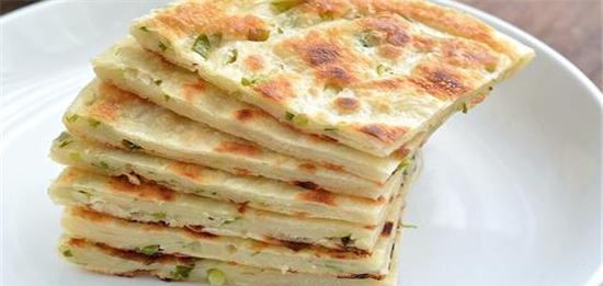 葱花饼发面用热水还是冷水,鸡蛋葱花饼用温水还是冷水