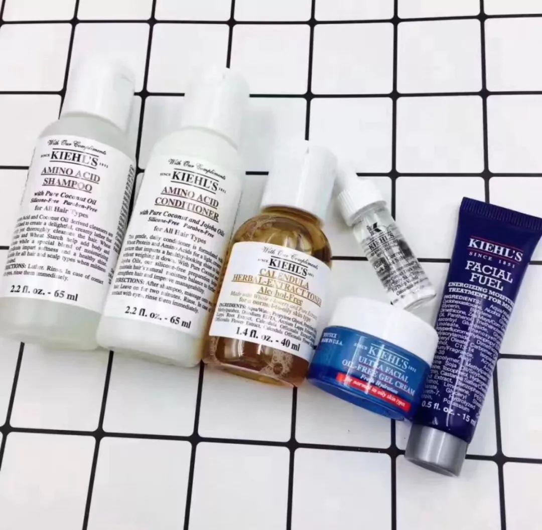 化妆品送的小样和正装有区别吗,化妆品是小样好还是正装的好