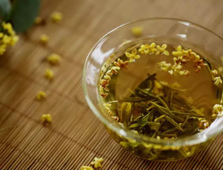 杭州街头的桂花又香了，emmm应该也挺好吃的吧