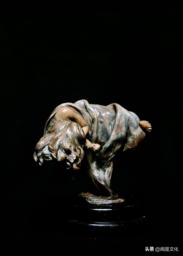 学赏画197:美女雕塑家米娅:灵感来自孩子们不断变化的个性