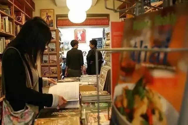 实体书店多元业态的文化购物中心,让实体书店更有生命力