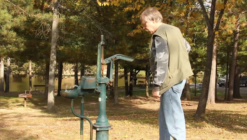 大气压相当于1平米压着10000公斤重量，为什么我们感受不到