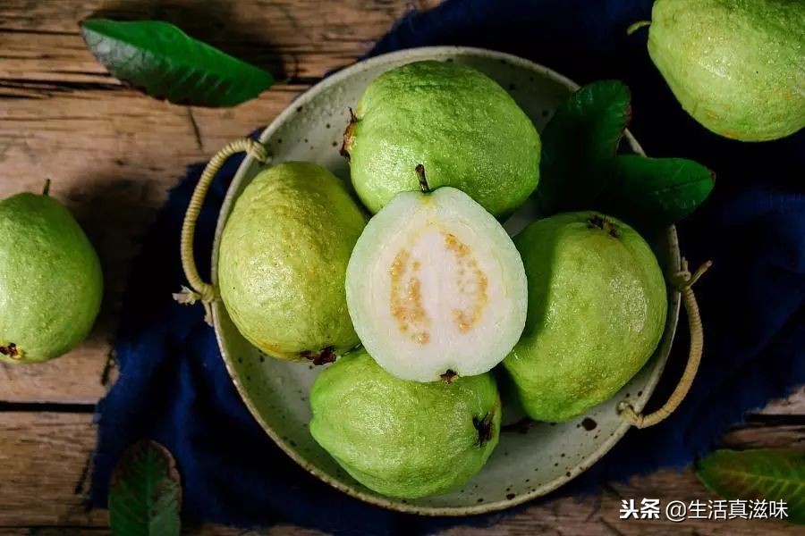 番石榴和其他水果的营养对比,番石榴营养丰富的热带水果