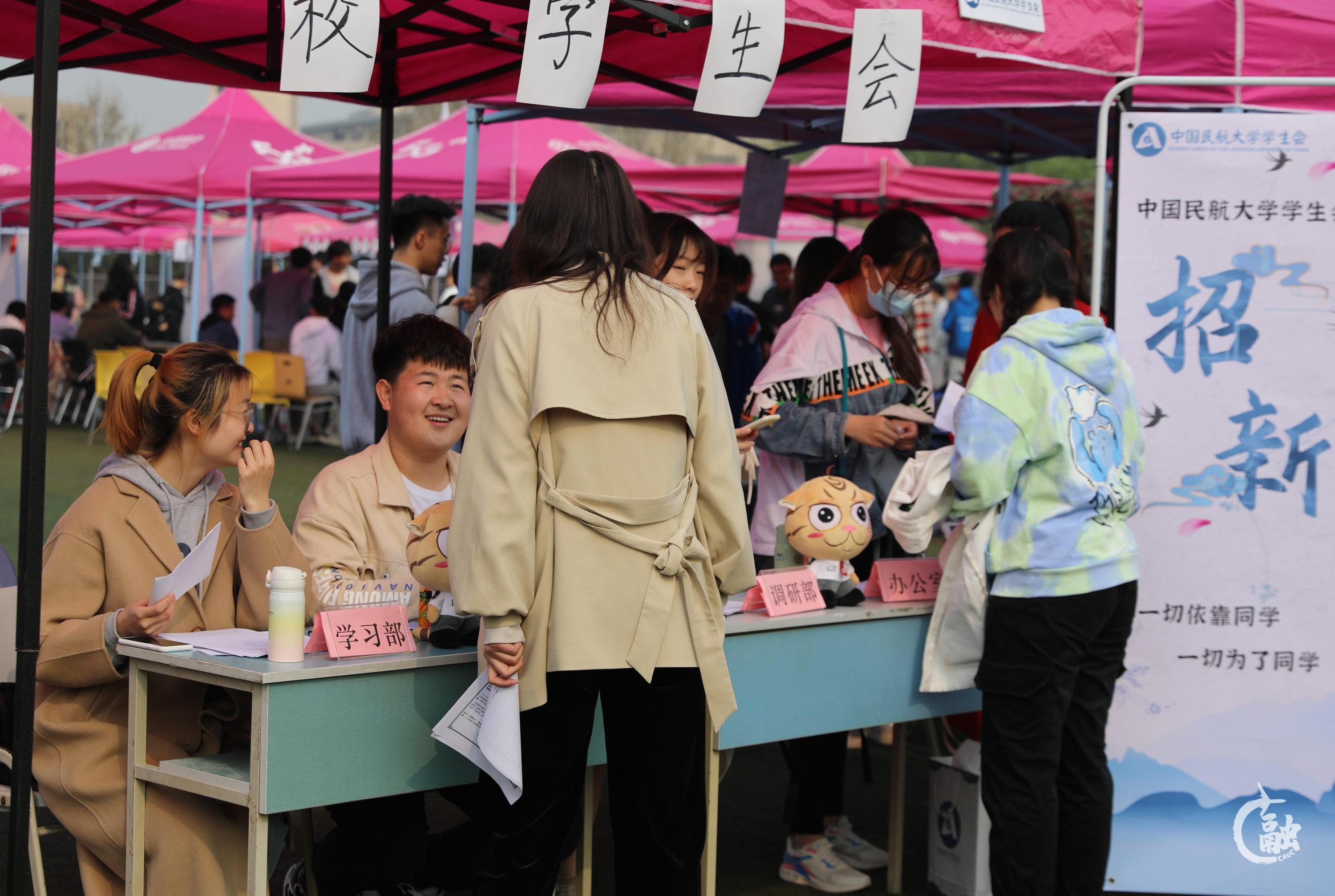 百年风华正茂青春永不散场,百年奋斗风华正茂