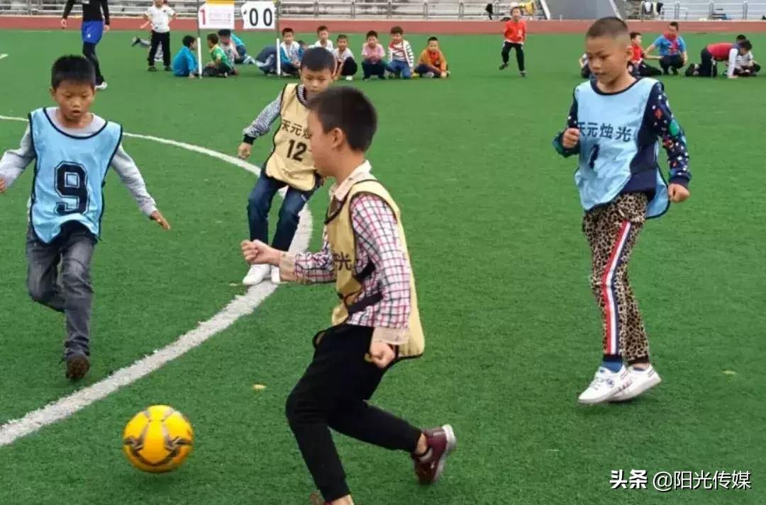 德阳天元烛光小学u11组足球比赛,德阳5人制小学足球比赛