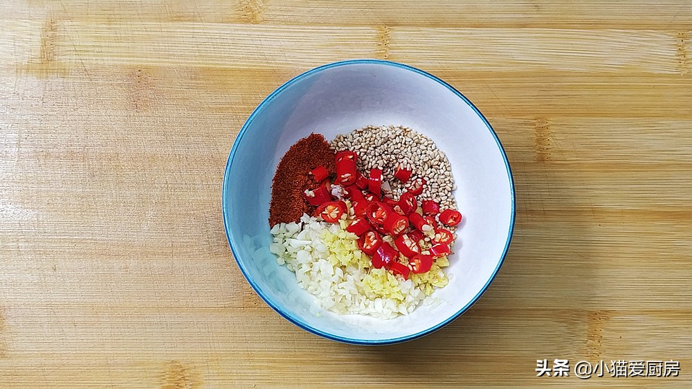 小猫做凉皮,5分钟学会做凉粉