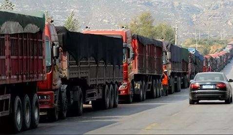 养一个大车赚钱吗,卡车司机挣钱真的不容易