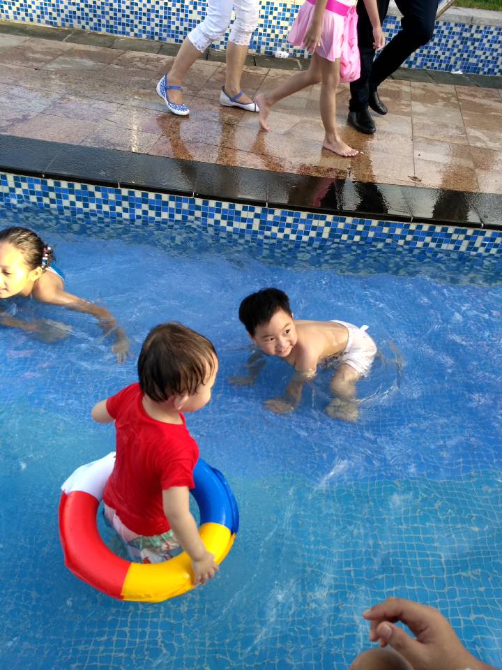 1-3岁宝宝爱玩水能阻止吗,3岁宝宝特别爱玩水