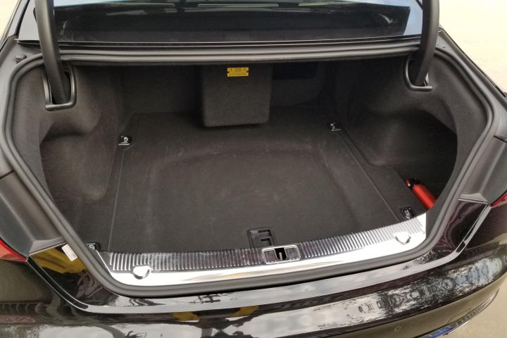 奥迪a82006款a8l6.0w12quattro旗舰型,小排三缸车