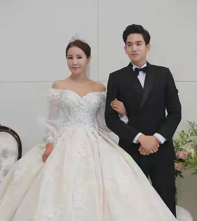 韩国又流行“母子恋”？为小男人做试管婴儿，太劲爆