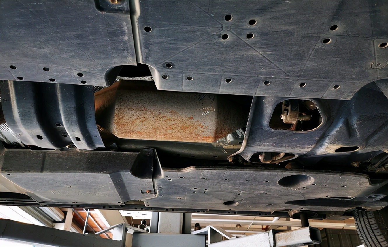 怎样识别新车和库存车泡水车,担心买到展车