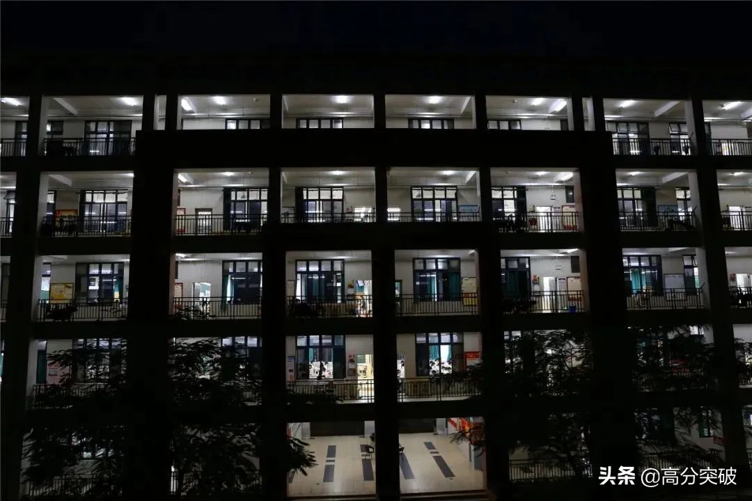 开学复课进行时,开学季告别暑假回归校园