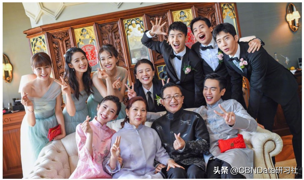 伴娘的礼服后面有个袋子怎么办,伴娘衣服藏红包