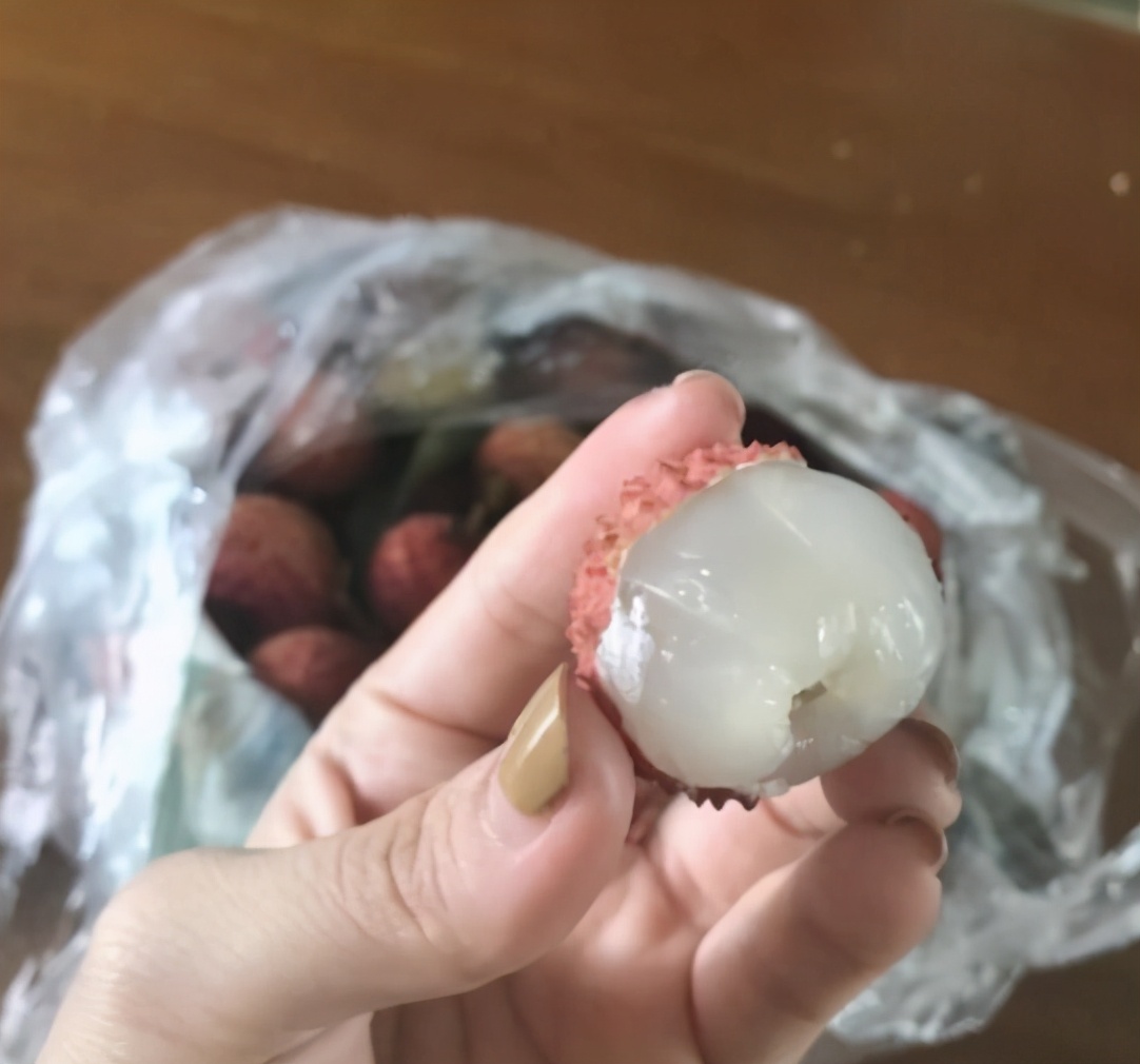 吃不完的荔枝怎么放酒里,吃不完的荔枝还可以怎么吃