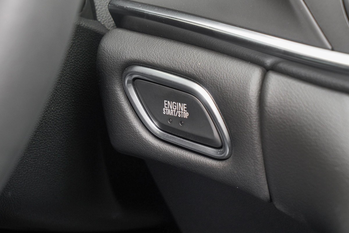 君越钥匙没电能打开门吗,君越车钥匙没电怎么启动车辆