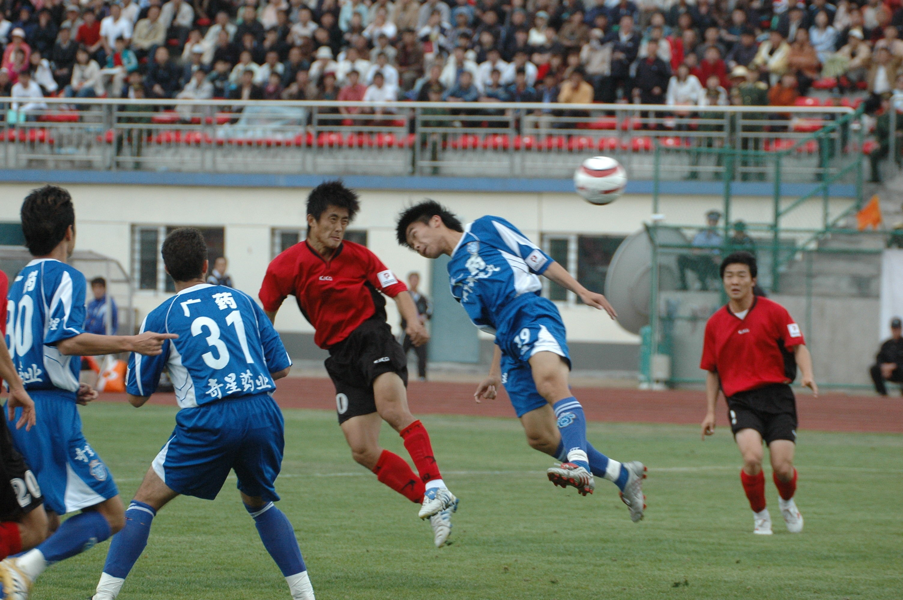 一个个厄运降临，他几乎凭一己之力拯救球队，几年后自己却身陷囹圄！请看延边职业足球风云录（连载17）