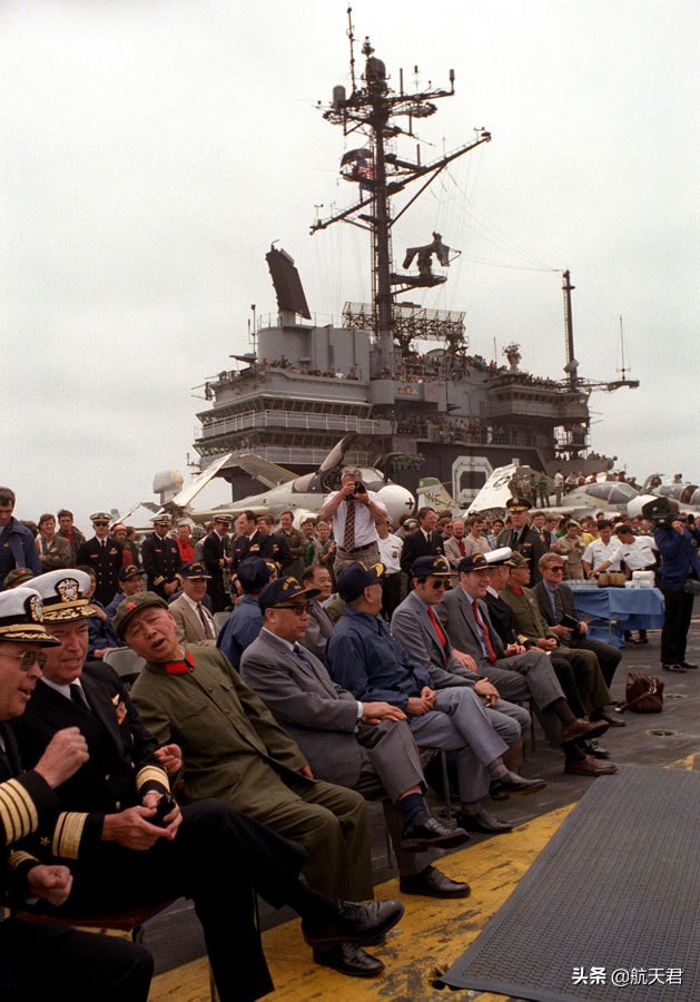 小鹰号航母直通甲板,小鹰号航母的最后一天