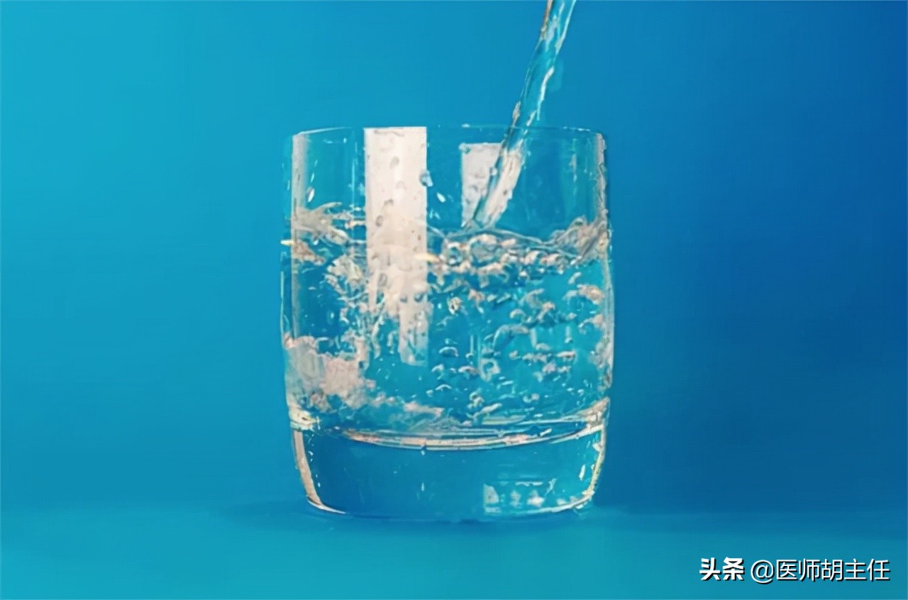 尿酸偏高又有肾结石怎么办,尿酸高引起的肾结石怎么反复发作