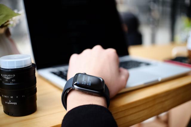 你想玩一辈子iPhone，还是改变自己？AppleWatchSeries4测评