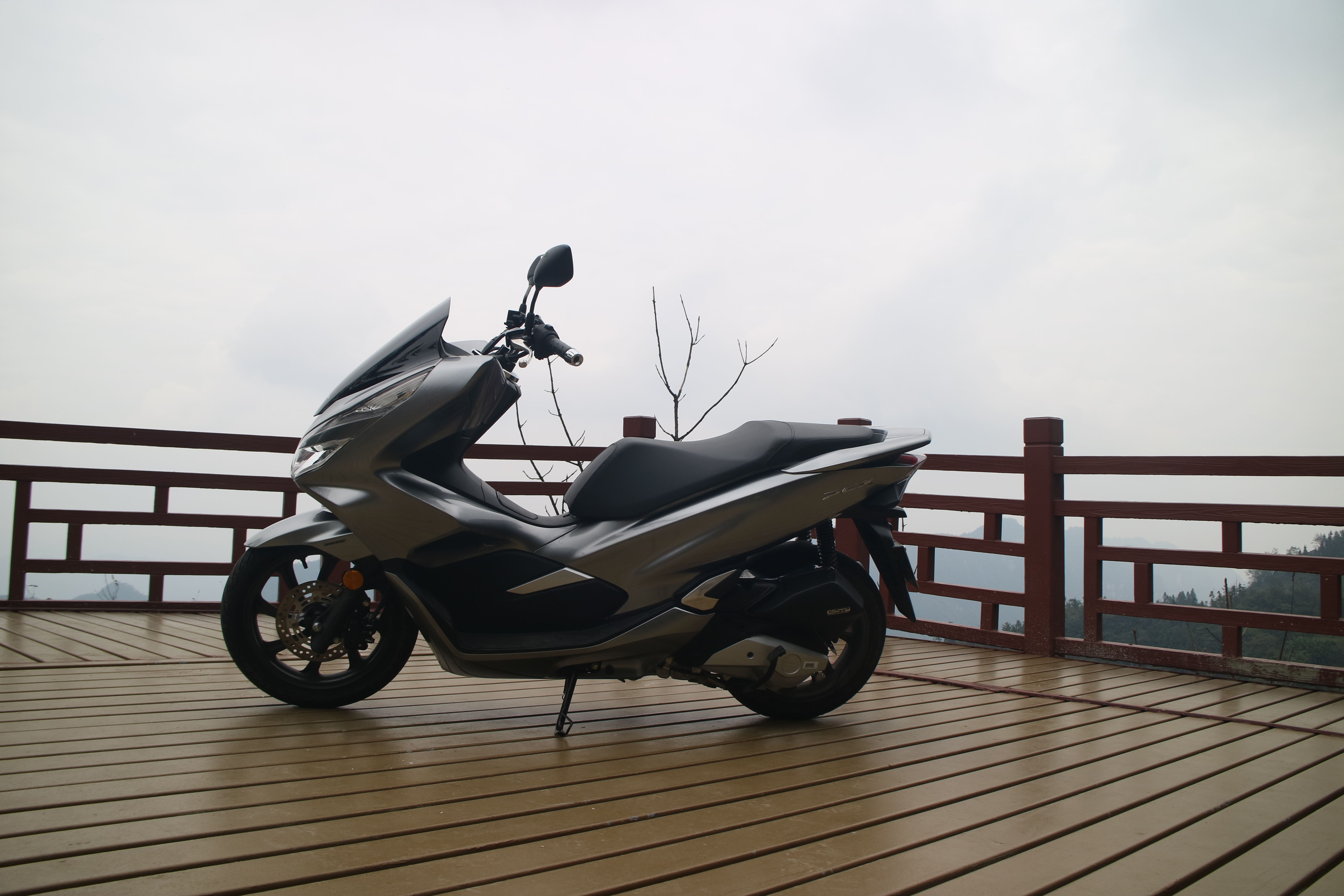 五羊本田pcx160自驾游,长阳五羊本田