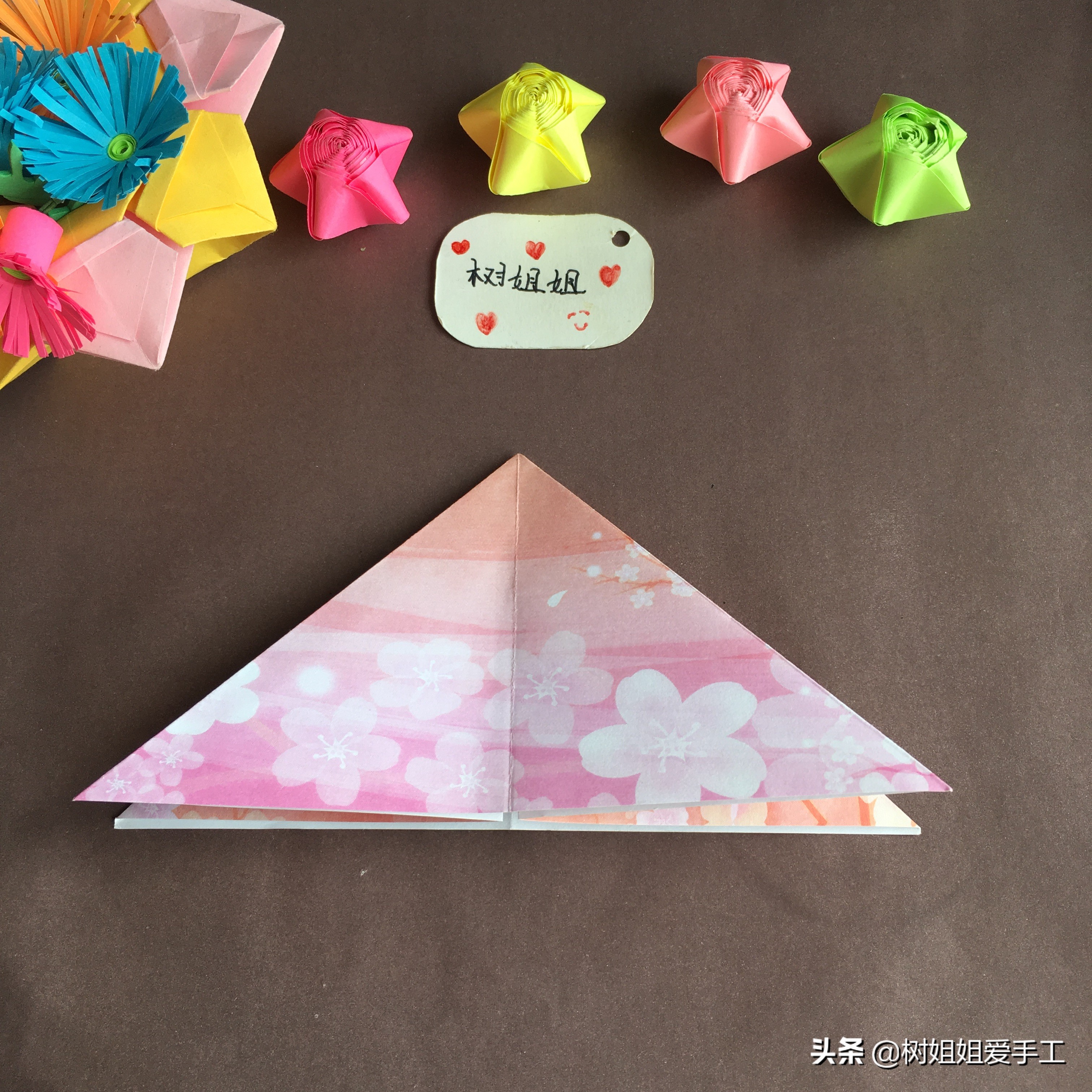 装饰花瓶折纸教程,装饰花束折纸手工