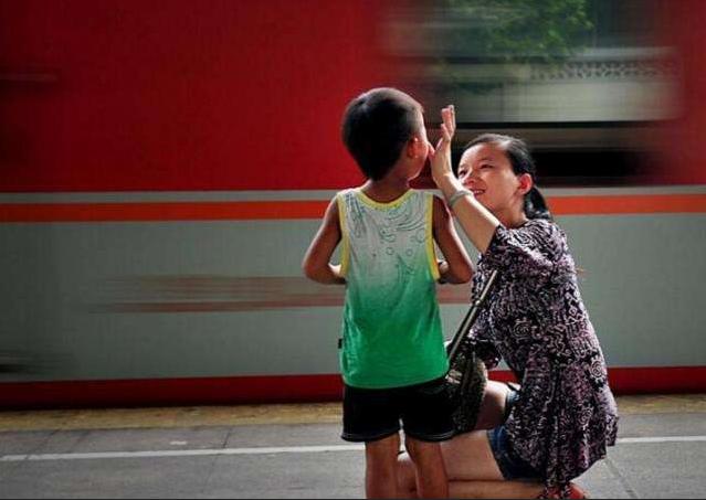 中考前被后爸亲过1次,留下了近10年的心理阴影