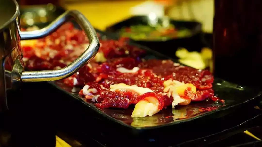 为什么烧烤大排档吸引人,广州的烧烤路边摊为什么好少