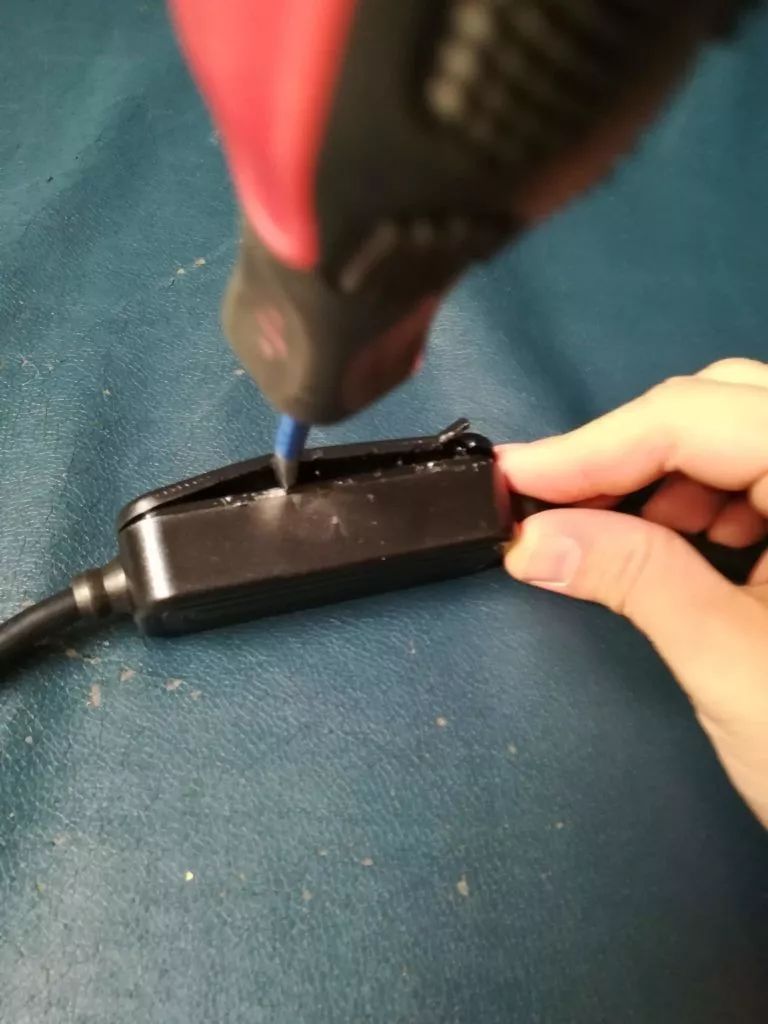 ​对付电台LED电磁干扰，他们改造五金店的EMC电磁滤波器来解决