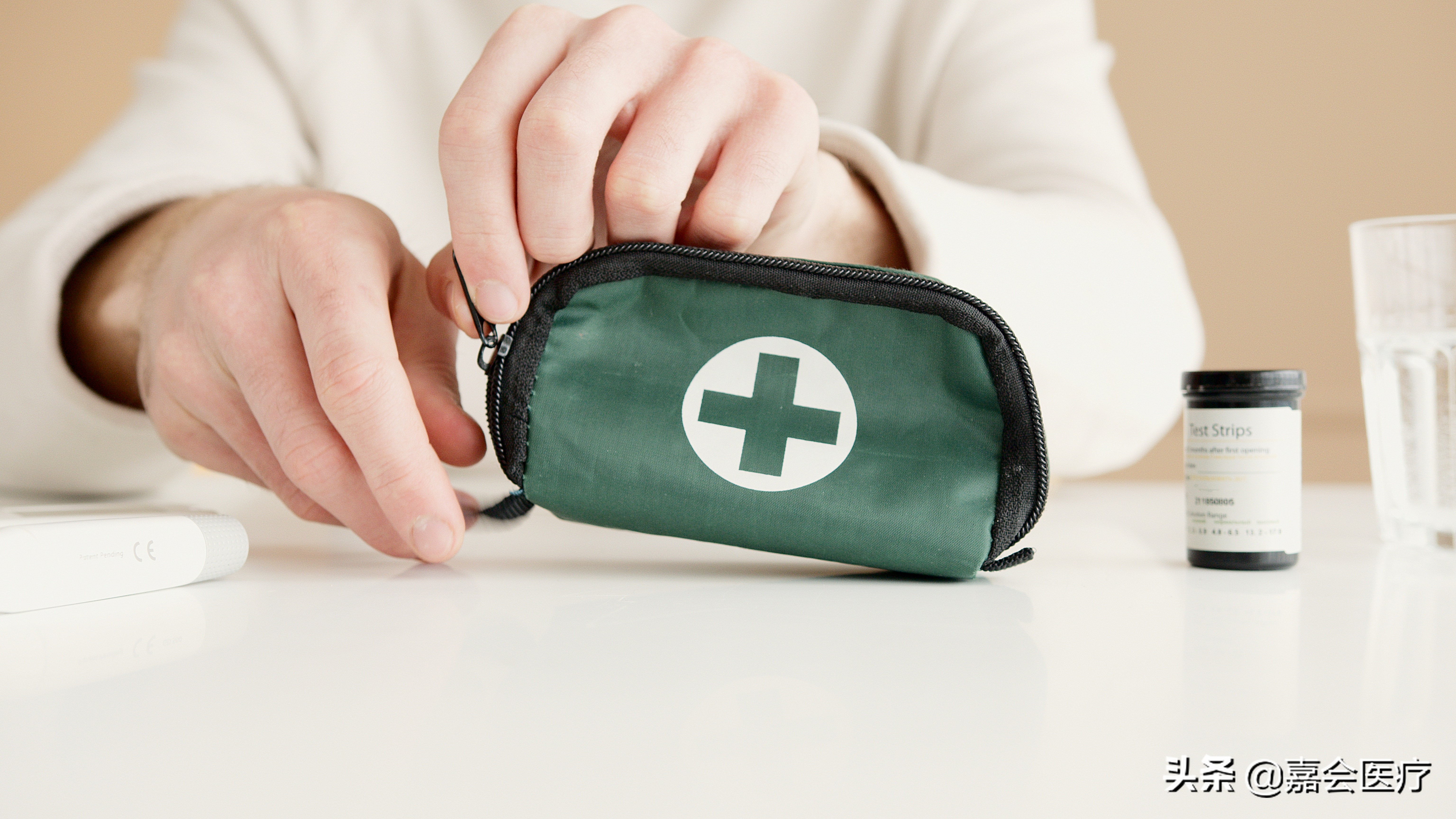 被蛇咬用嘴吸毒,被蛇咬后用嘴吸毒