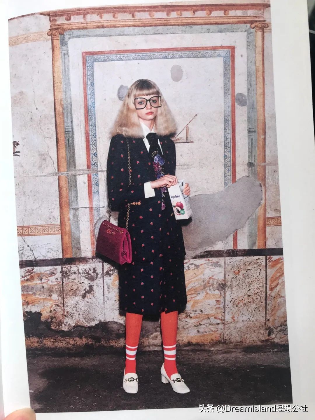 街拍白色乐福鞋,达妹街拍图文