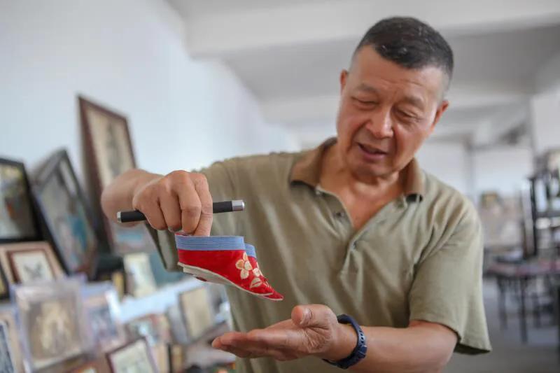 ＂三寸金莲＂到底有多小，见到弓鞋后会不相信自己的眼睛